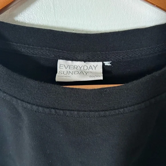 Cropped Sweatshirt - Picture 3 of 4